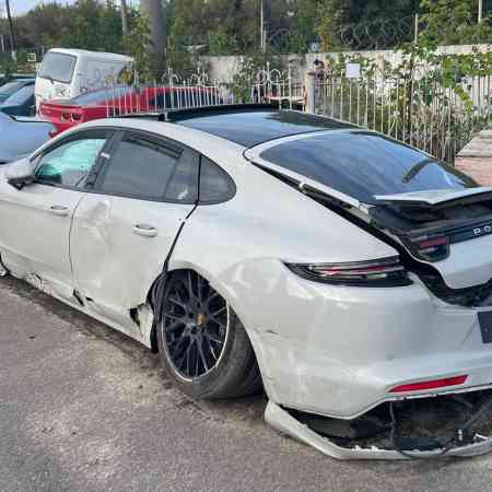 Автомобили после ДТП Порш Панамера, 2019, 3.0, бензин, АКПП, полный привод выкупили за 3850000